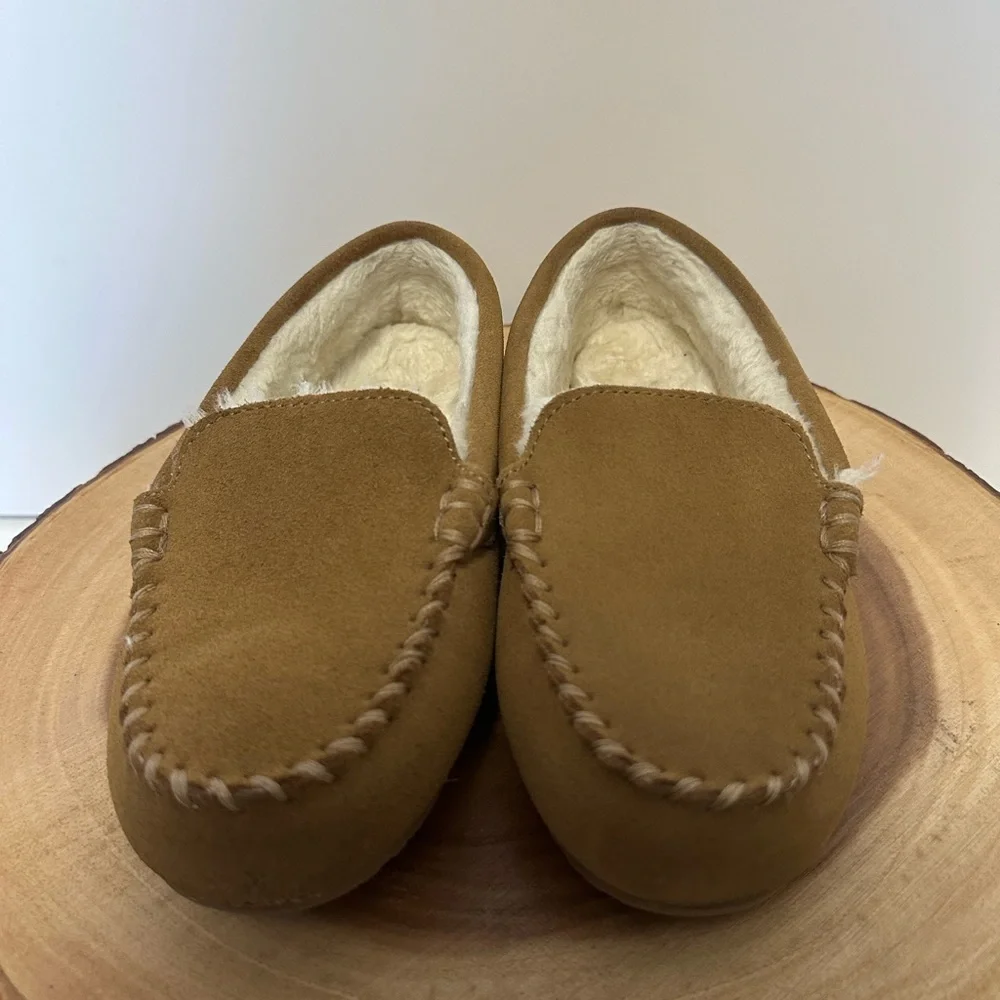 🥿 Classic Women's Fuzzy Lined Suede Moccasin Slippers 🥿